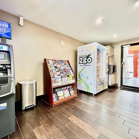 Days Inn & Suites By Wyndham Arlington Near Six Flags エクステリア 写真
