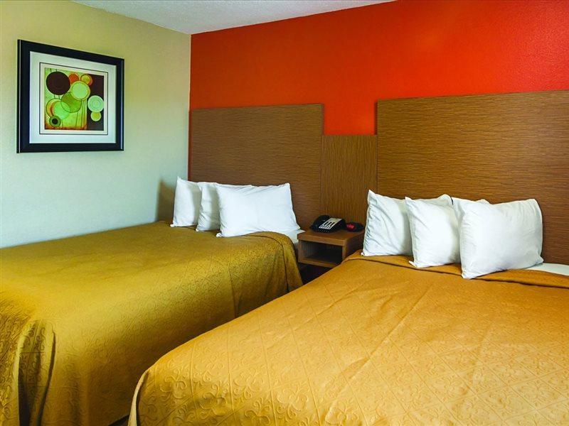 Days Inn & Suites By Wyndham Arlington Near Six Flags エクステリア 写真