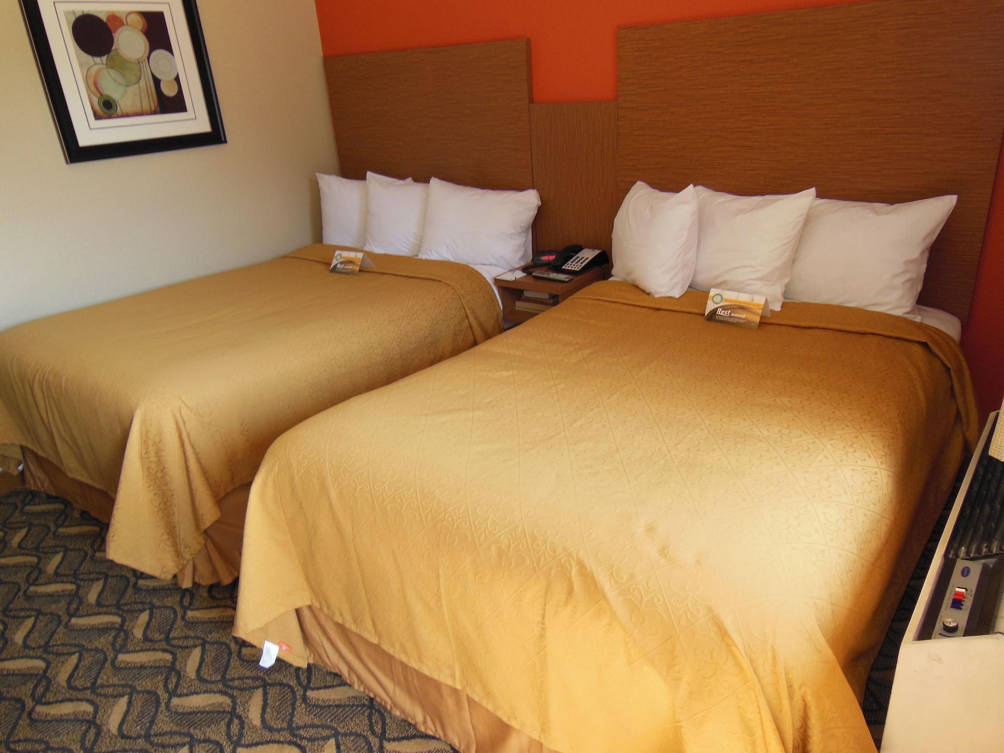 Days Inn & Suites By Wyndham Arlington Near Six Flags エクステリア 写真