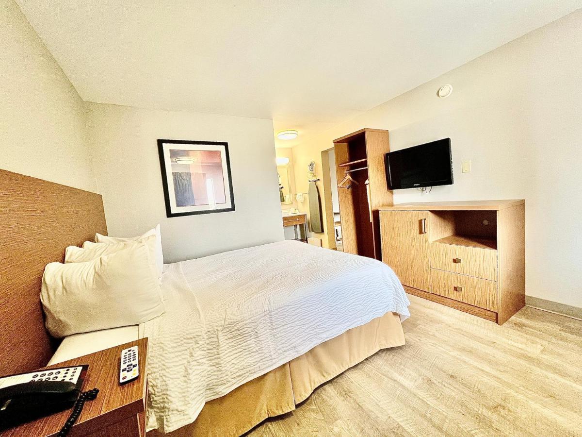 Days Inn & Suites By Wyndham Arlington Near Six Flags エクステリア 写真