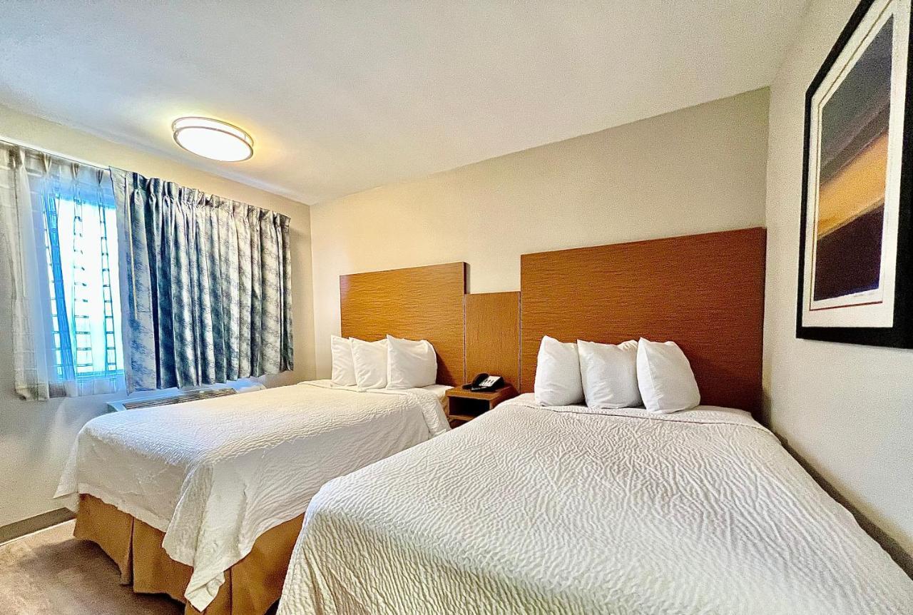 Days Inn & Suites By Wyndham Arlington Near Six Flags エクステリア 写真