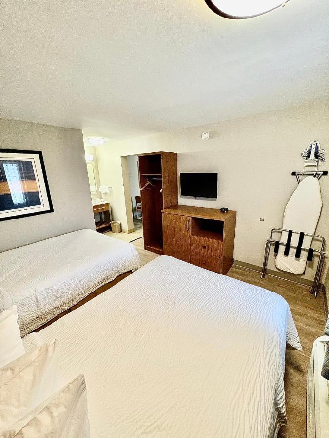 Days Inn & Suites By Wyndham Arlington Near Six Flags エクステリア 写真
