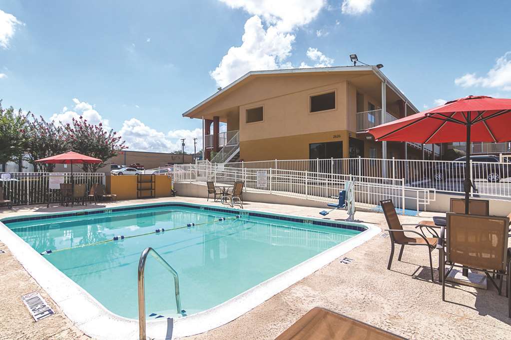 Days Inn & Suites By Wyndham Arlington Near Six Flags 設備 写真