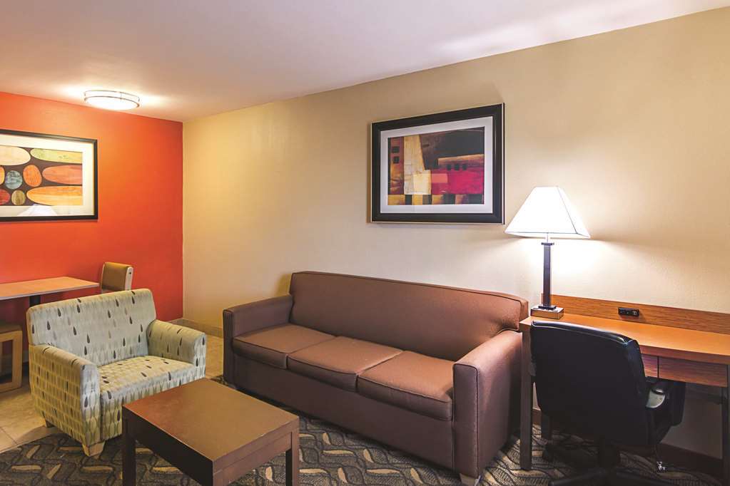 Days Inn & Suites By Wyndham Arlington Near Six Flags 部屋 写真